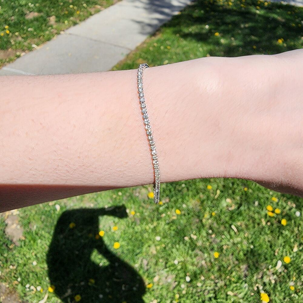 14k White Gold Diamond Tennis Bracelet: 2.25ct Flexible Design - Picture 7 of 9